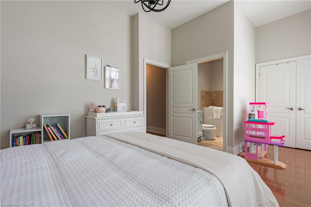 131 Brock Street, Oakville, ON - Indoor Photo Showing Bedroom
