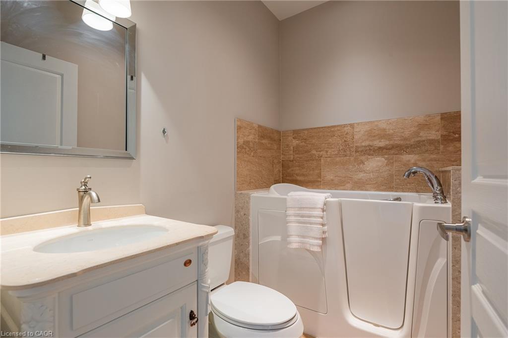 131 Brock Street, Oakville, ON - Indoor