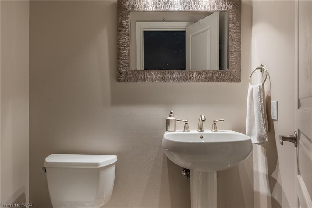 131 Brock Street, Oakville, ON - Indoor Photo Showing Bathroom