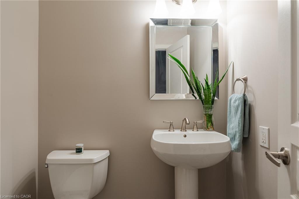 131 Brock Street, Oakville, ON - Indoor Photo Showing Bathroom