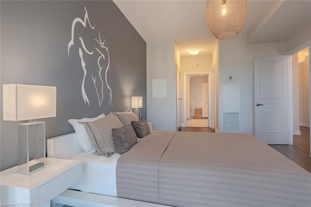 1603-55 Speers Road, Oakville, ON - Indoor Photo Showing Bedroom
