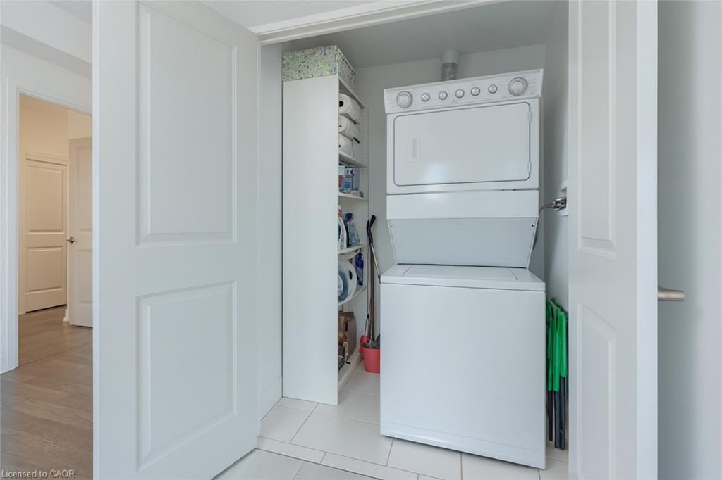 1603-55 Speers Road, Oakville, ON - Indoor Photo Showing Laundry Room