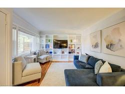 18 Hilltop Drive Cambridge, ON N1R 1S9