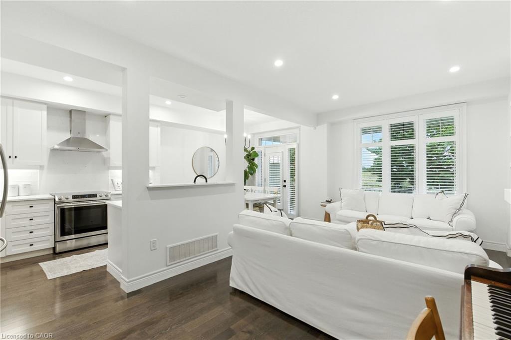 70 Dunrobin Lane, Grimsby, ON - Indoor Photo Showing Other Room