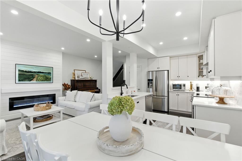 70 Dunrobin Lane, Grimsby, ON - Indoor With Fireplace