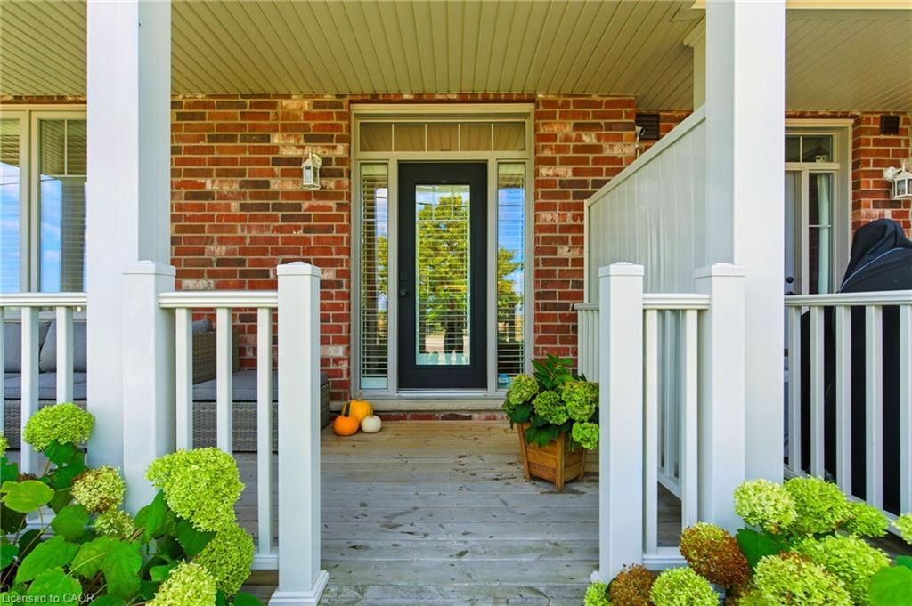 70 Dunrobin Lane, Grimsby, ON - Outdoor With Deck Patio Veranda