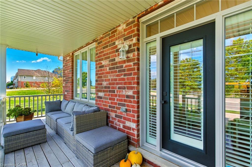 70 Dunrobin Lane, Grimsby, ON - Outdoor With Deck Patio Veranda With Exterior