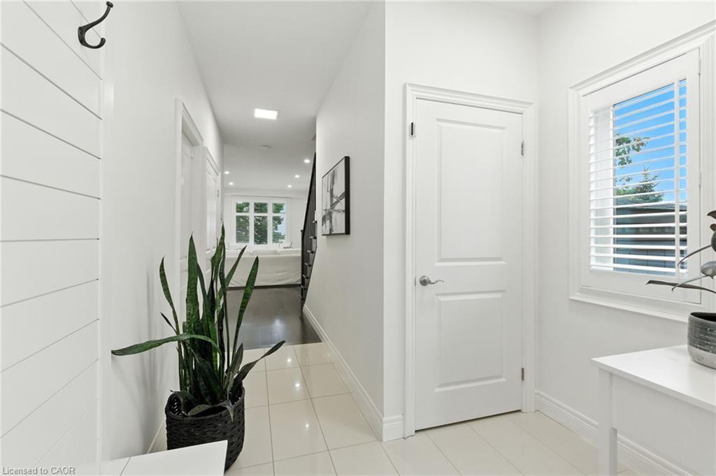 70 Dunrobin Lane, Grimsby, ON - Indoor Photo Showing Other Room