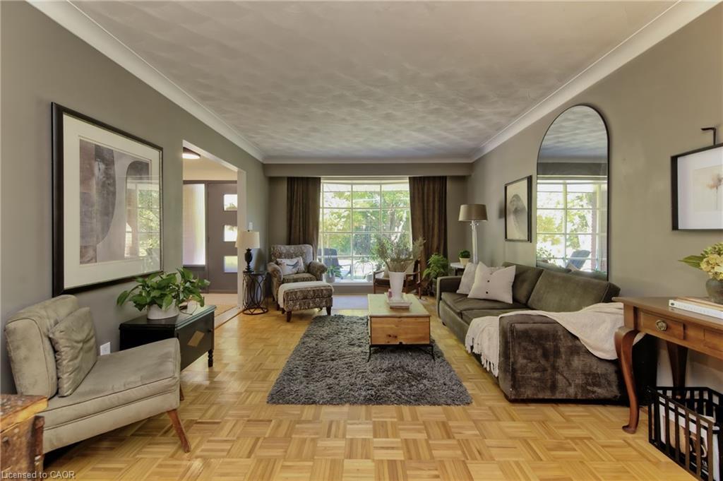 99 Mcbay Road, Brantford, ON - Indoor Photo Showing Living Room