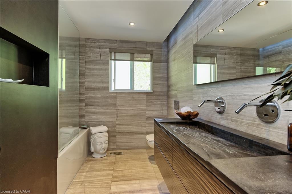 99 Mcbay Road, Brantford, ON - Indoor Photo Showing Bathroom