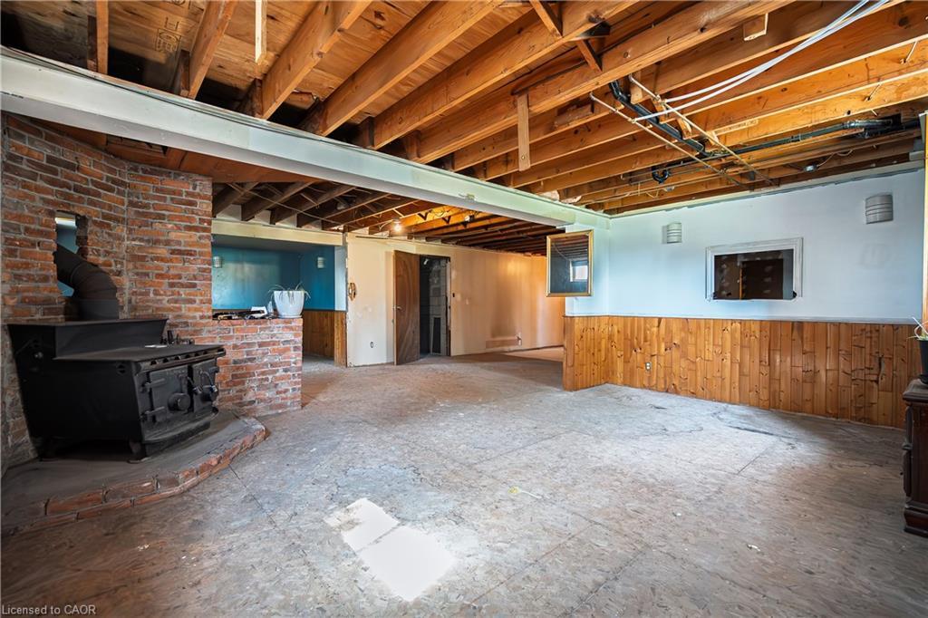 11134 Willodell Road, Niagara Falls, ON - Indoor Photo Showing Basement