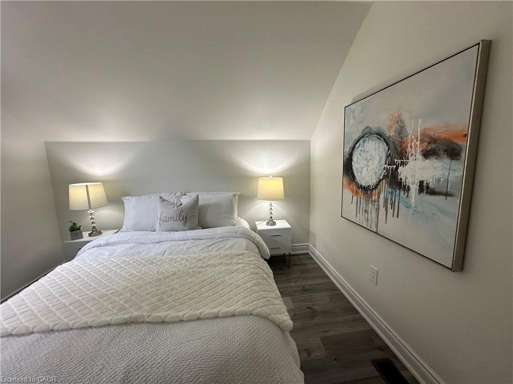 315 Simcoe Street, Woodstock, ON - Indoor Photo Showing Bedroom