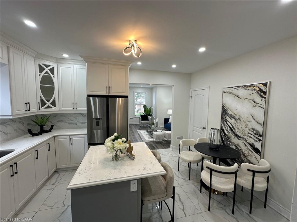 315 Simcoe Street, Woodstock, ON - Indoor Photo Showing Kitchen