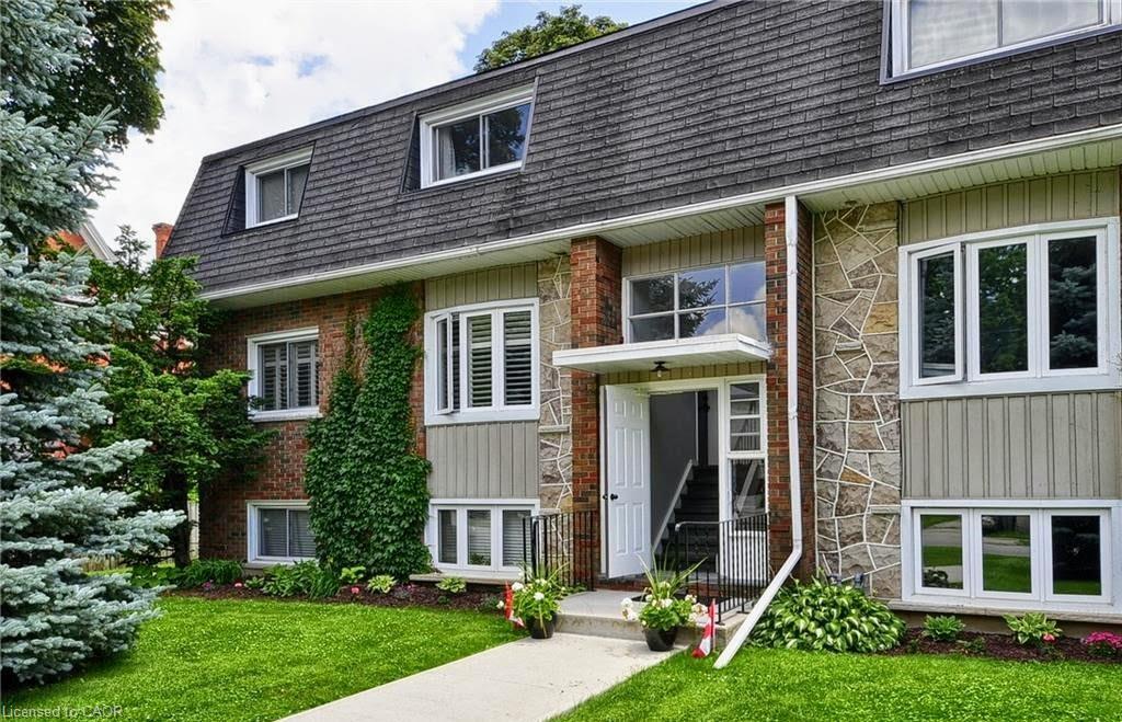 14-233 Westminster Drive S, Cambridge, ON - Outdoor With Facade