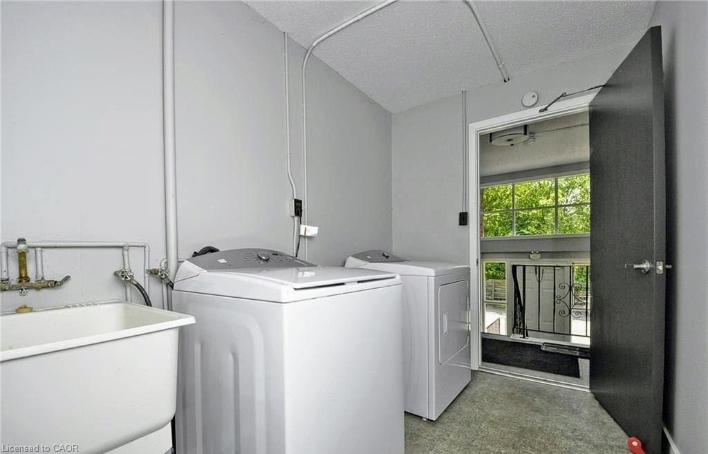 14-233 Westminster Drive S, Cambridge, ON - Indoor Photo Showing Laundry Room