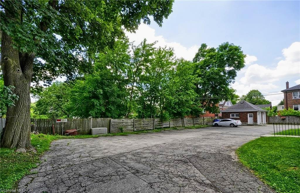 14-233 Westminster Drive S, Cambridge, ON - Outdoor