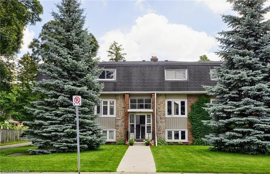 14-233 Westminster Drive S, Cambridge, ON - Outdoor With Facade