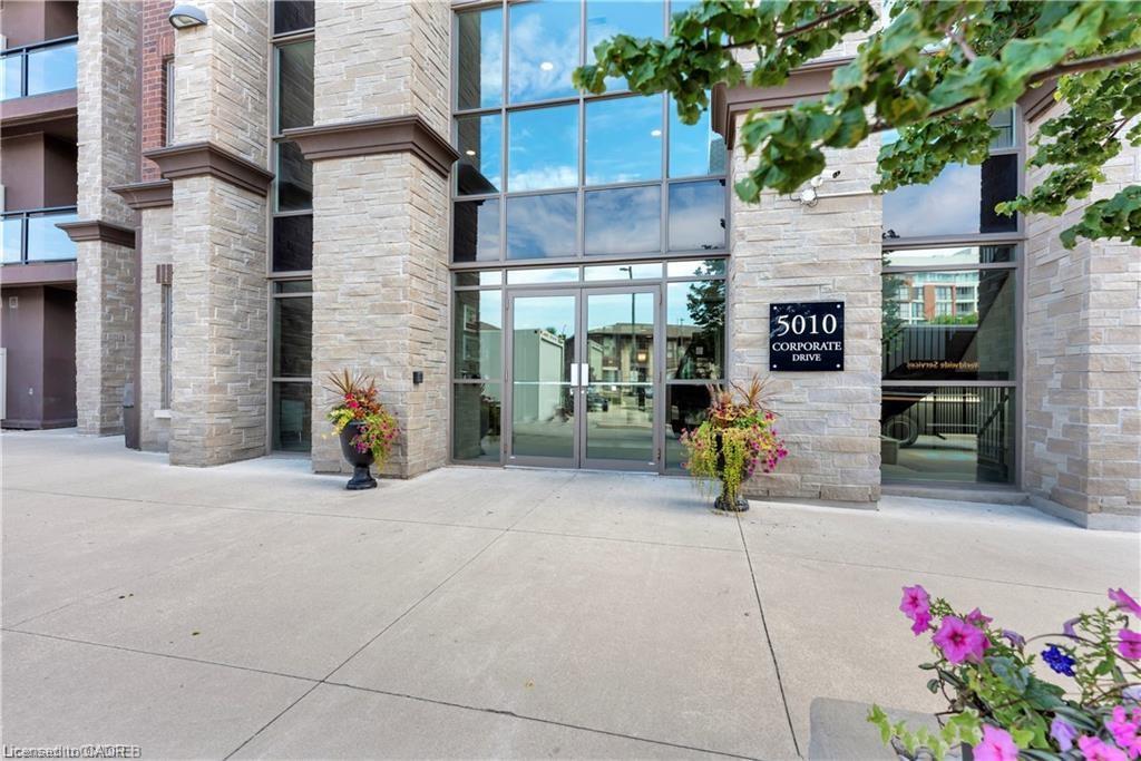 226-5010 Corporate Drive, Burlington, ON - Outdoor