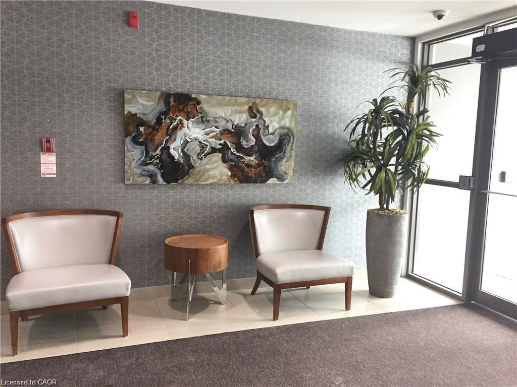 226-5010 Corporate Drive, Burlington, ON - Indoor