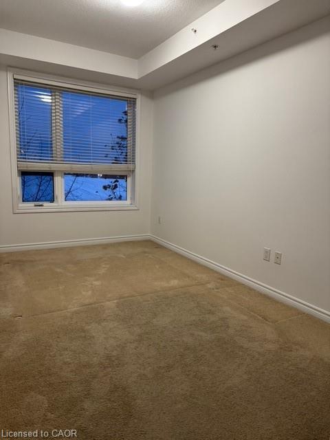 226-5010 Corporate Drive, Burlington, ON - Indoor Photo Showing Other Room