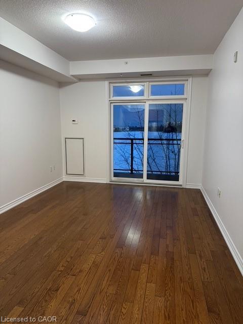 226-5010 Corporate Drive, Burlington, ON - Indoor Photo Showing Other Room