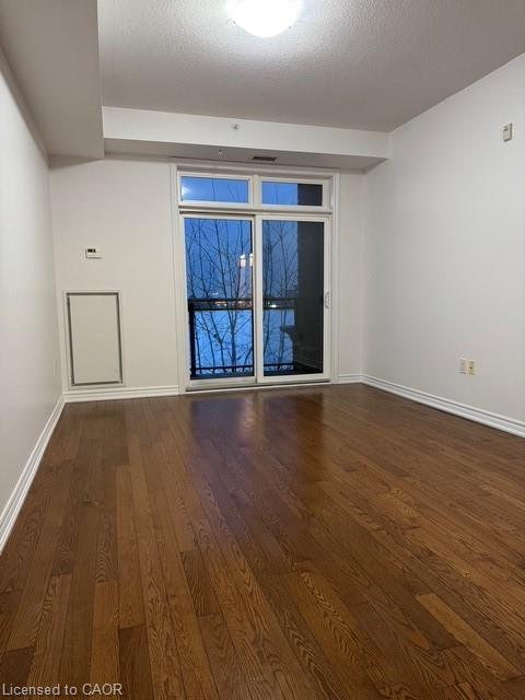 226-5010 Corporate Drive, Burlington, ON - Indoor Photo Showing Other Room