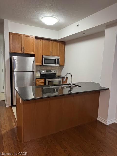 226-5010 Corporate Drive, Burlington, ON - Indoor Photo Showing Kitchen With Double Sink