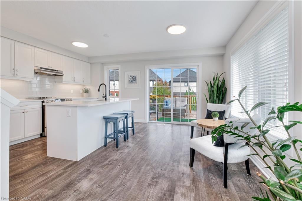 41 Sportsman Hill Street, Kitchener, ON - Indoor Photo Showing Kitchen With Upgraded Kitchen