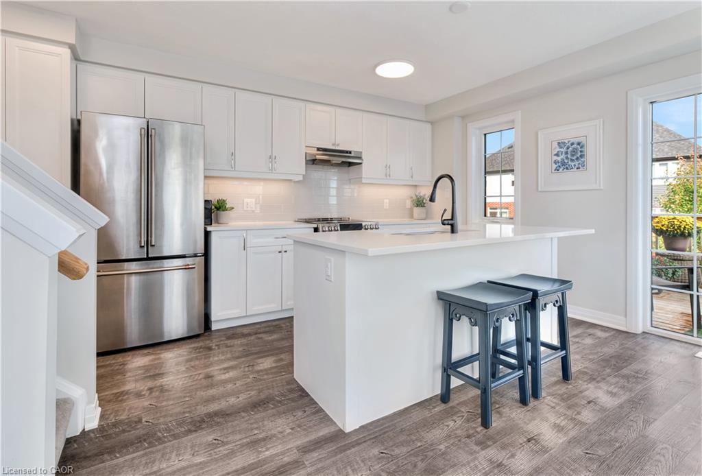 41 Sportsman Hill Street, Kitchener, ON - Indoor Photo Showing Kitchen With Upgraded Kitchen
