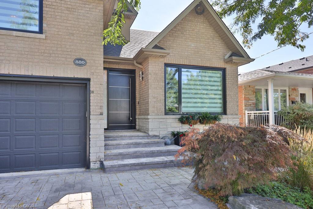 880 6Th Street, Mississauga, ON - Outdoor With Facade