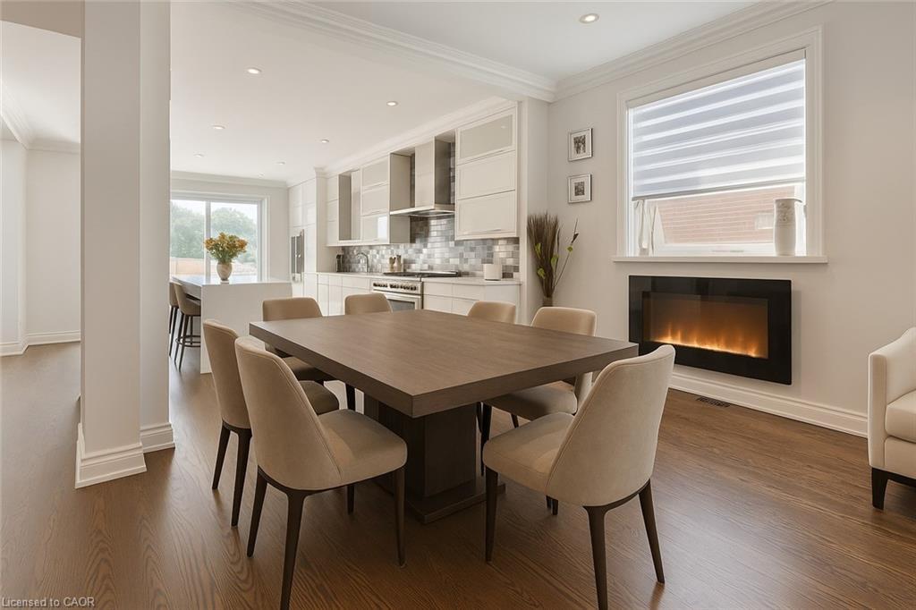 880 6Th Street, Mississauga, ON - Indoor Photo Showing Dining Room