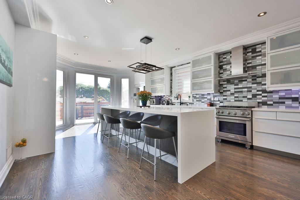 880 6Th Street, Mississauga, ON - Indoor