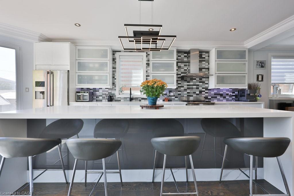 880 6Th Street, Mississauga, ON - Indoor