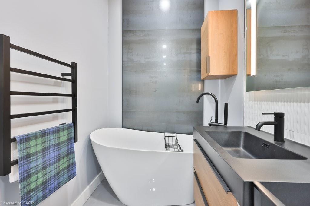 880 6Th Street, Mississauga, ON - Indoor Photo Showing Kitchen