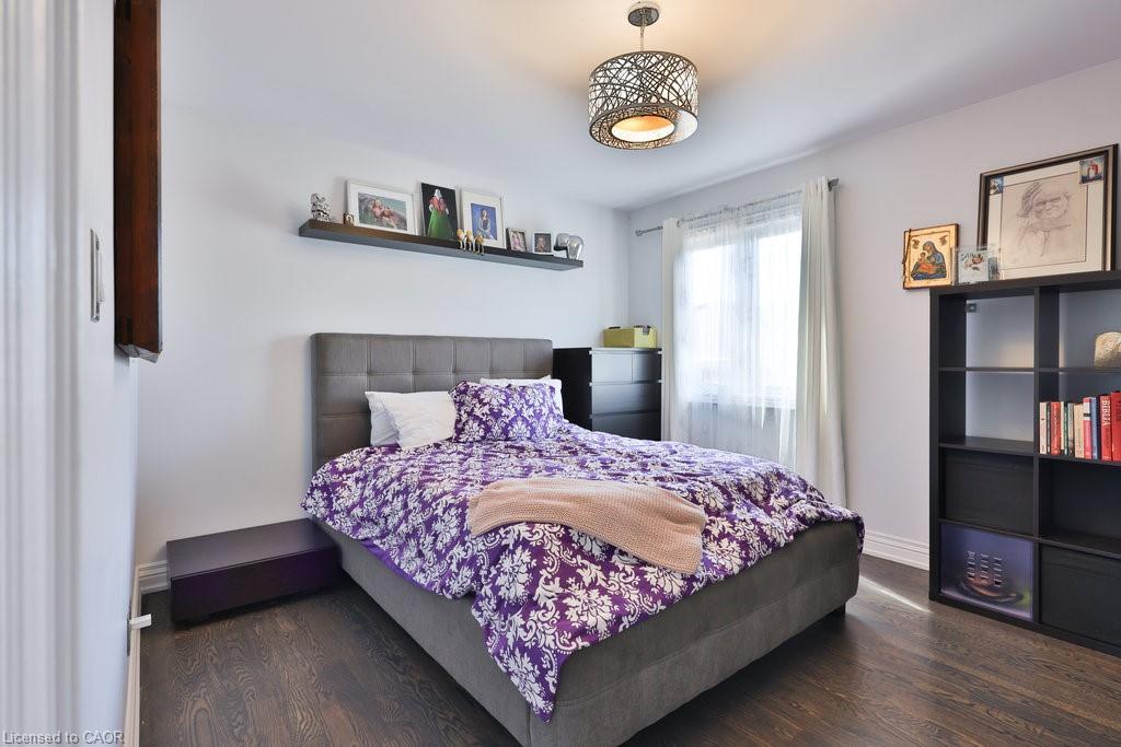 880 6Th Street, Mississauga, ON - Indoor Photo Showing Bedroom