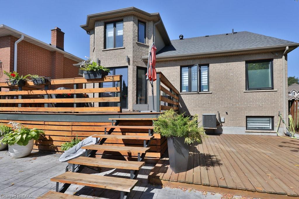 880 6Th Street, Mississauga, ON - Outdoor