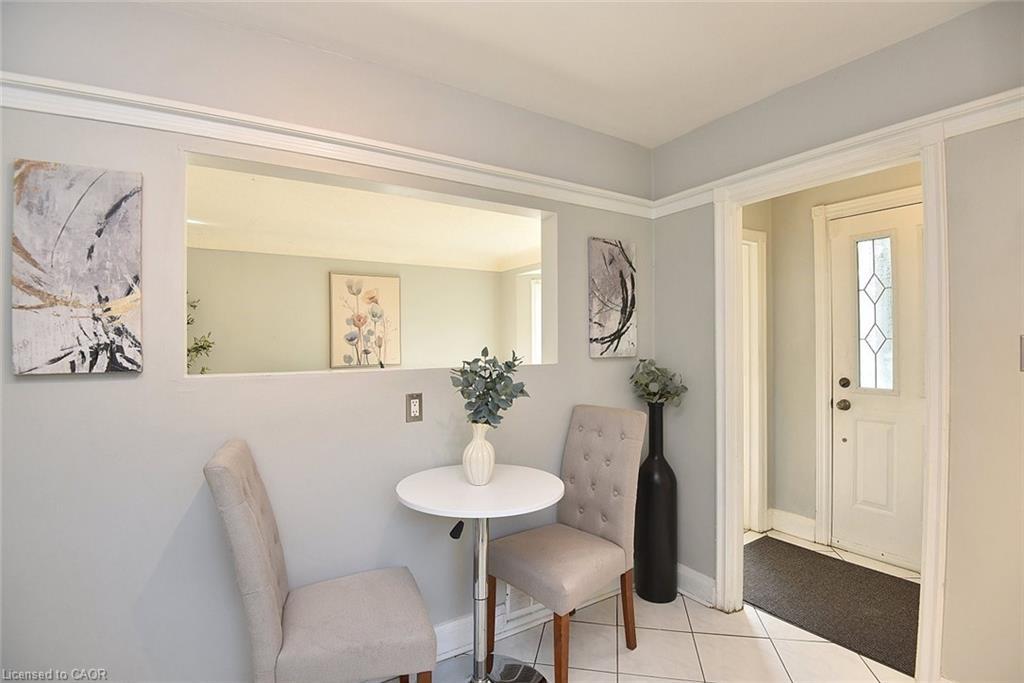82 East 38Th Street, Hamilton, ON - Indoor Photo Showing Dining Room