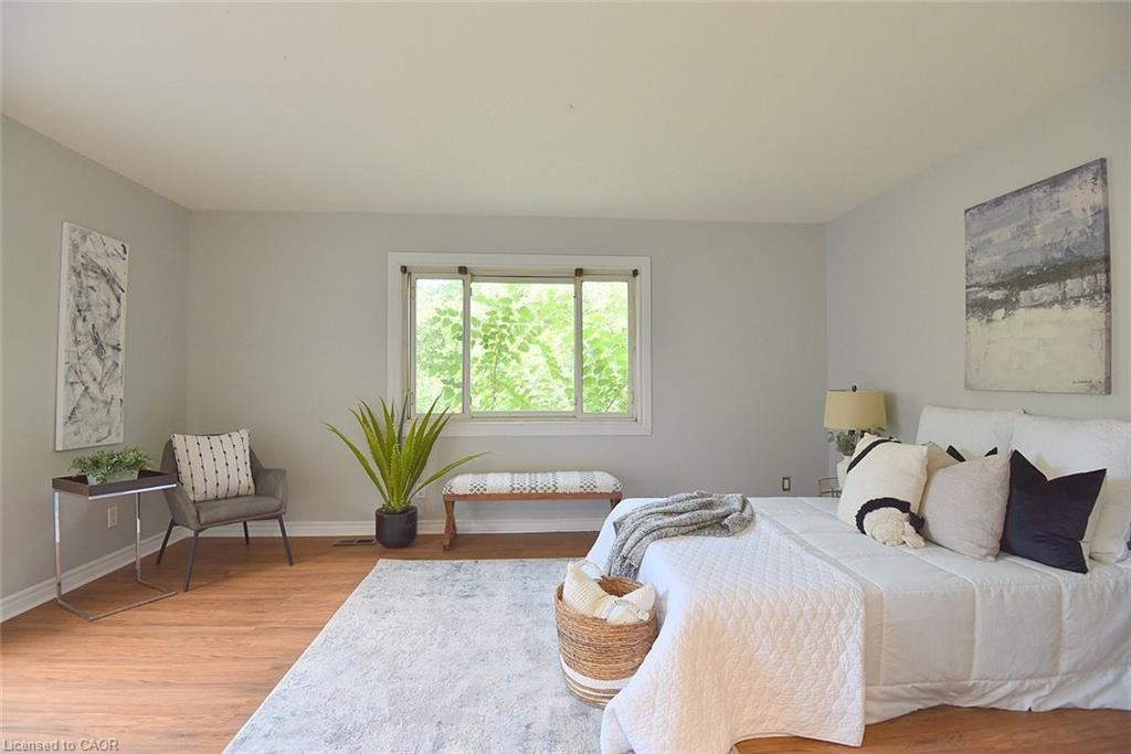 82 East 38Th Street, Hamilton, ON - Indoor Photo Showing Bedroom