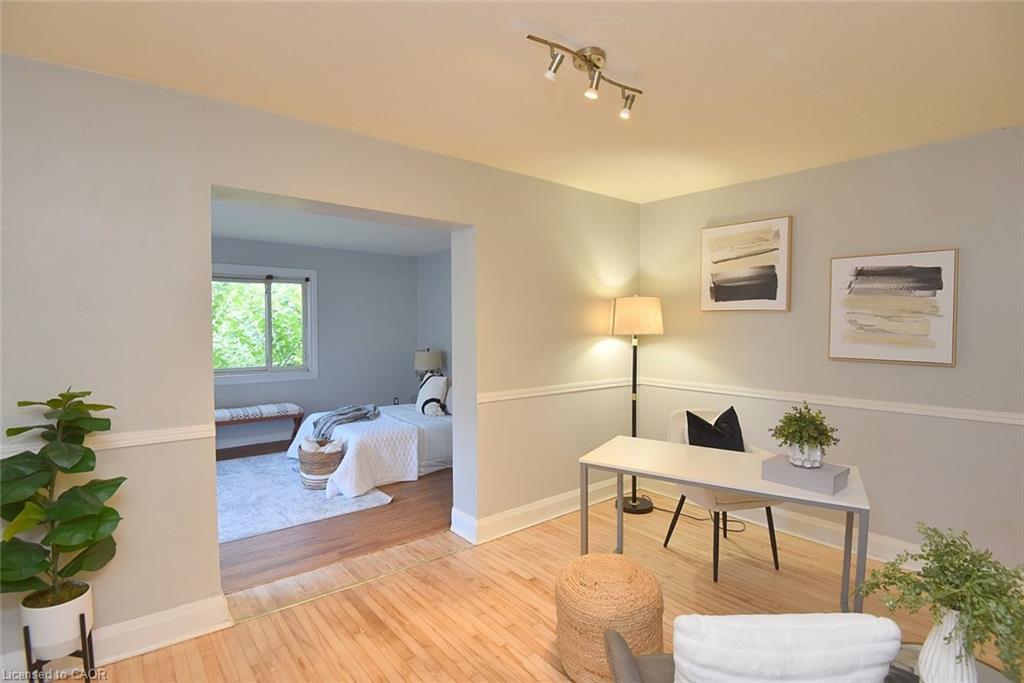 82 East 38Th Street, Hamilton, ON - Indoor Photo Showing Bedroom