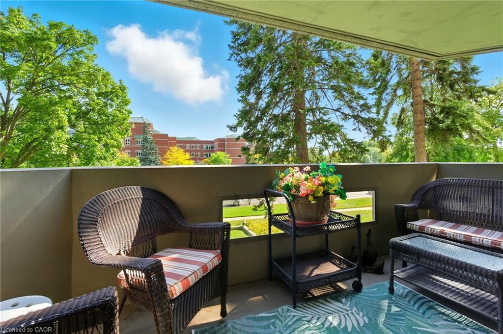 208-1201 North Shore Boulevard E, Burlington, ON - Outdoor With Exterior