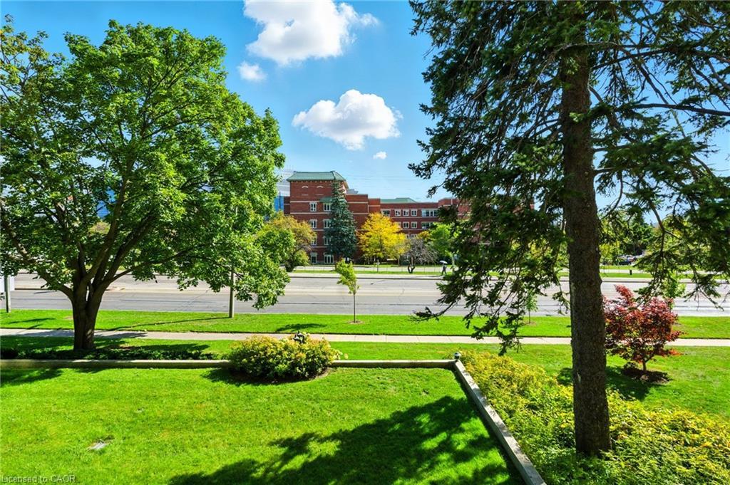 208-1201 North Shore Boulevard E, Burlington, ON - Outdoor With View