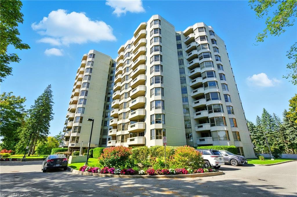 208-1201 North Shore Boulevard E, Burlington, ON - Outdoor With Facade