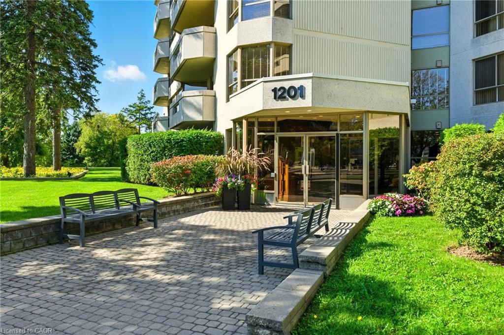 208-1201 North Shore Boulevard E, Burlington, ON - Outdoor