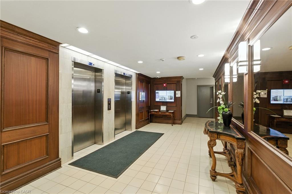 208-1201 North Shore Boulevard E, Burlington, ON - Indoor Photo Showing Other Room