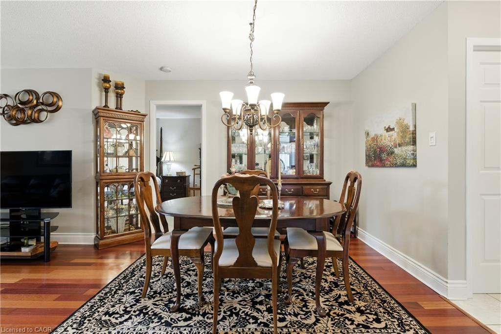 208-1201 North Shore Boulevard E, Burlington, ON - Indoor Photo Showing Dining Room