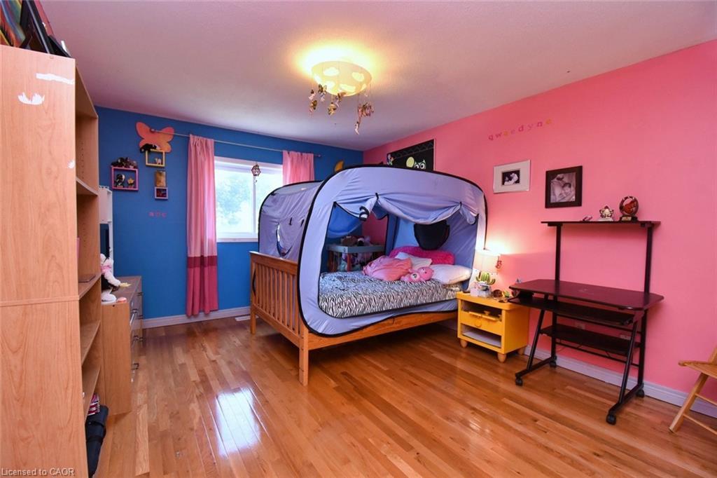 53 Seventh Avenue, Brantford, ON - Indoor Photo Showing Bedroom