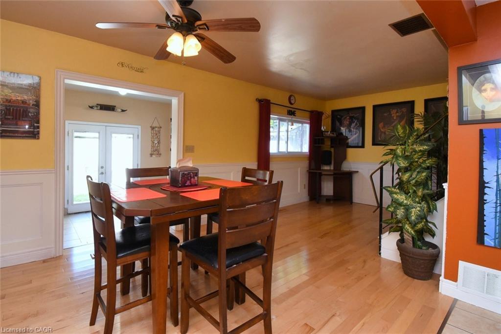 53 Seventh Avenue, Brantford, ON - Indoor Photo Showing Dining Room