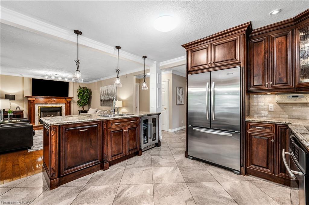 228 Michener Crescent, Kitchener, ON - Indoor Photo Showing Kitchen With Stainless Steel Kitchen With Upgraded Kitchen