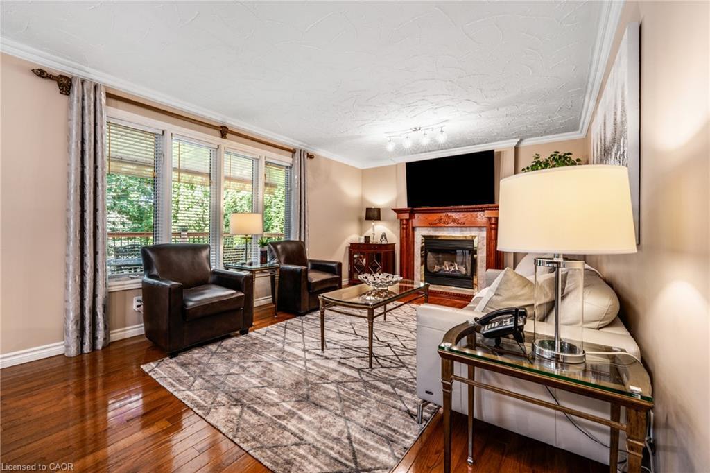 228 Michener Crescent, Kitchener, ON - Indoor Photo Showing Living Room With Fireplace
