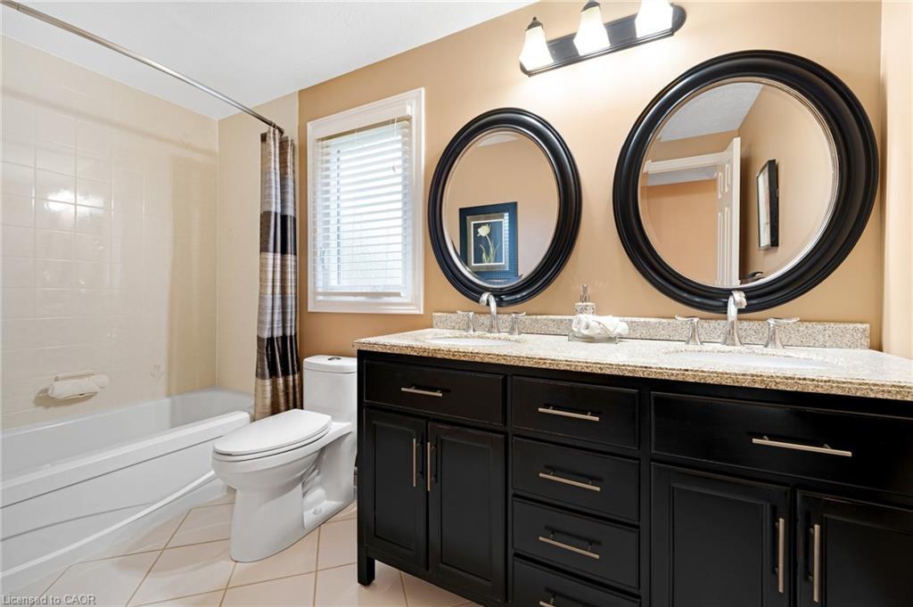 228 Michener Crescent, Kitchener, ON - Indoor Photo Showing Bathroom